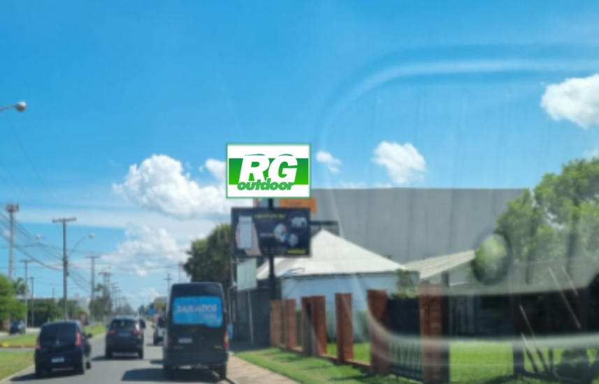 Outdoor no Centro de Cap&atilde;o da Canoa: Uma Express&atilde;o Viva da Cidade Costeira